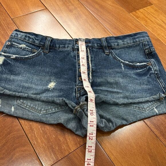 FP Free People Womens Jean Shorts Button Fly Distressed Raw Hem Blue Denim Sz 27 - Picture 8 of 8